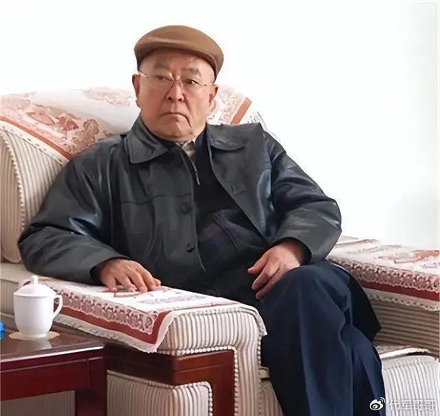 88岁著名表演艺术家王铁成去世，50多次饰演周总理，一生德艺双馨 - 16
