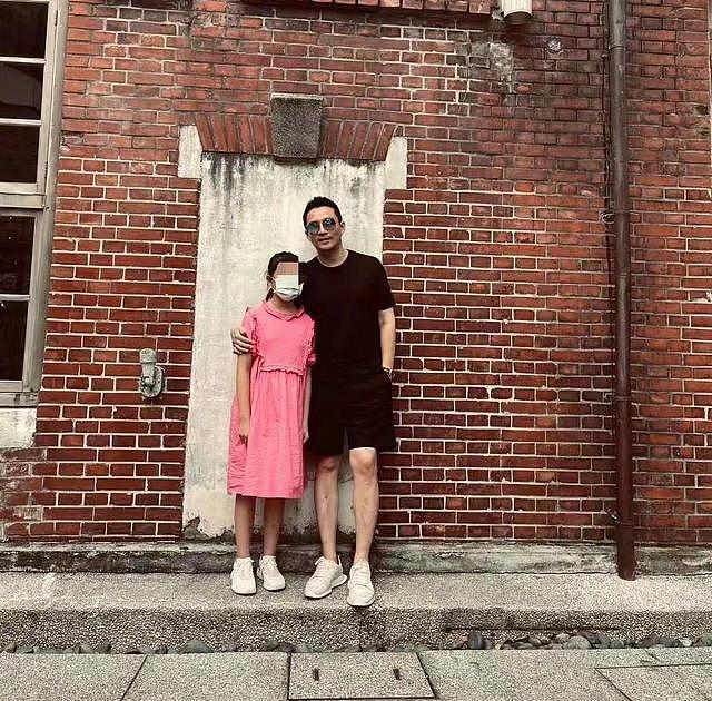 汪小菲回台湾带女儿游故地，汪希玥拘谨生疏，9岁身高及肩满腿疤 - 4