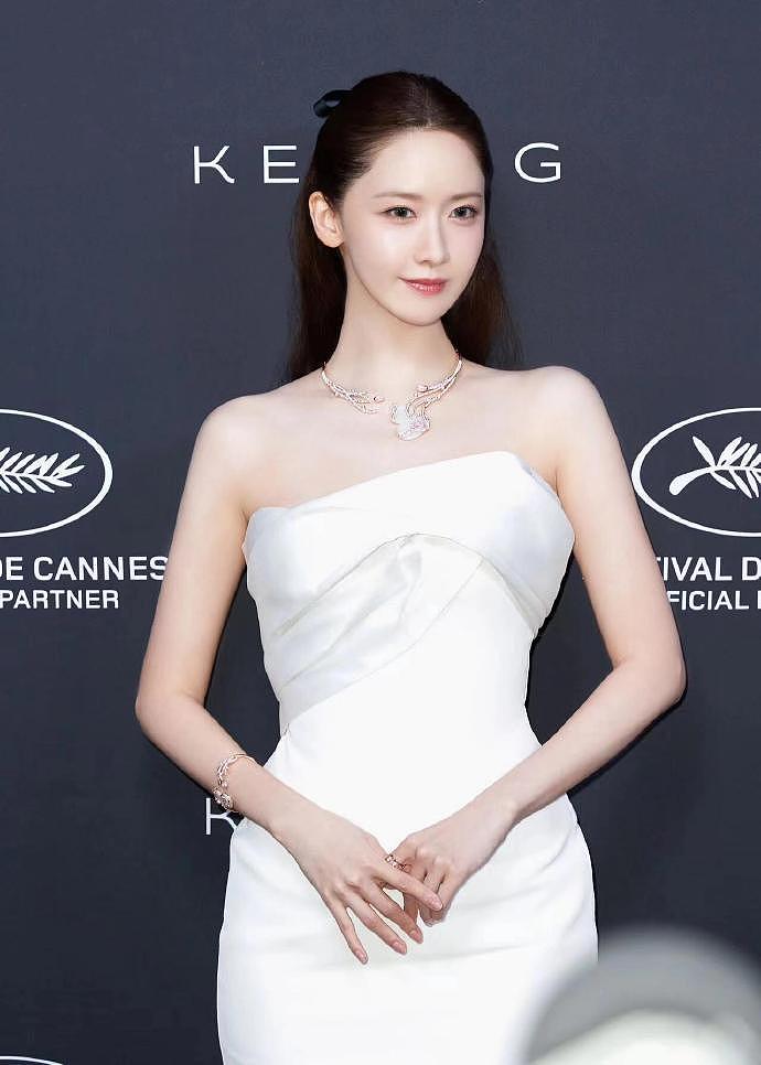 韩国知名女星，戛纳电影节红毯，遭女保镖歧视，被阻拦要求离开 - 6