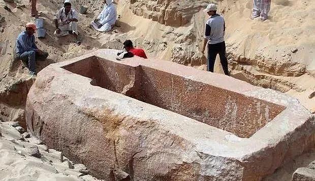 埃及发现重达60吨的石棺，难道埃及法老是巨人? - 1