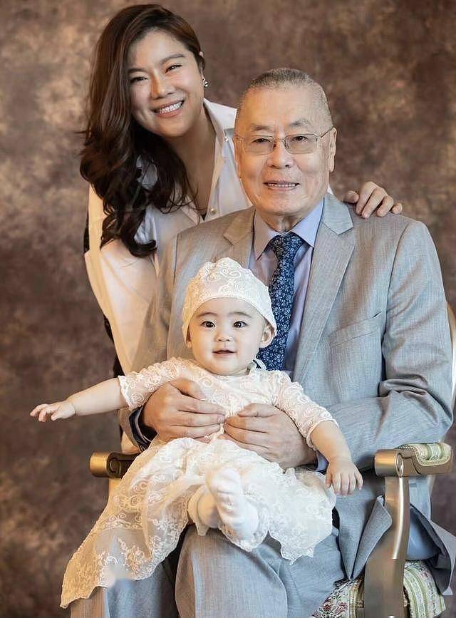 83岁刘诗昆仍不放弃生娃，妻子透露备孕二胎，回应5亿教育基金传闻 - 12