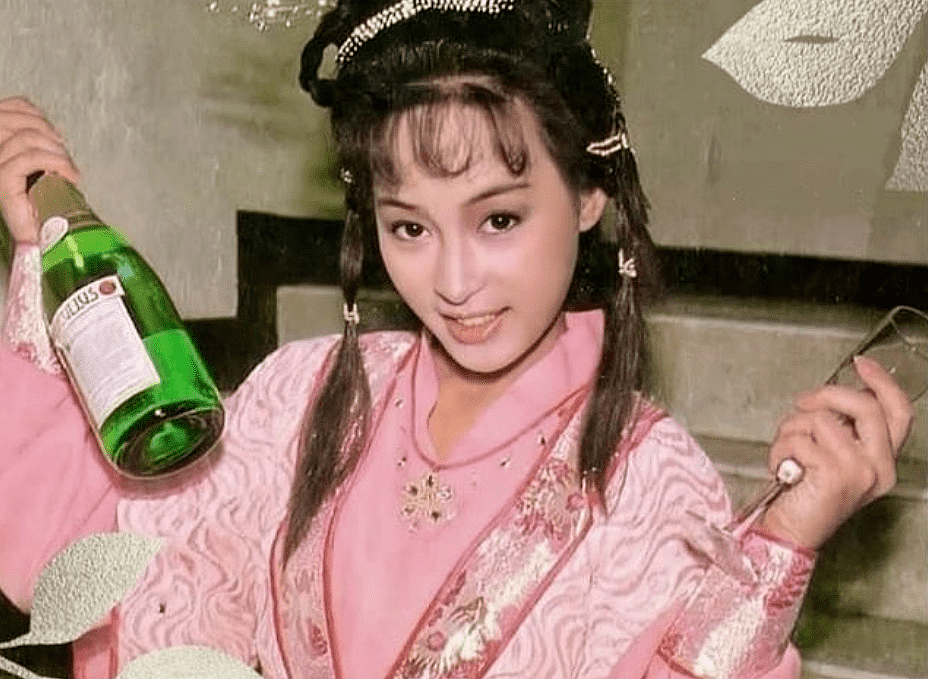 恭喜！TVB“古装皇后”获好友庆生！曾被批第三者，淡出娱圈做幸福人妻 - 8