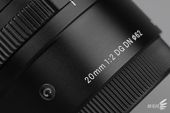 适马20mm F2 DG DN | Contemporary镜头型号标识以及所属系列