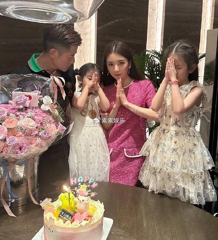 方媛带两个女儿参加婚礼，姐姐郭咏希像爸爸，姐妹当花童超可爱 - 14