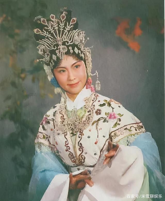 她是“铁扇公主”王凤霞，现实嫁“孙悟空”，却在38岁时香消玉损 - 13