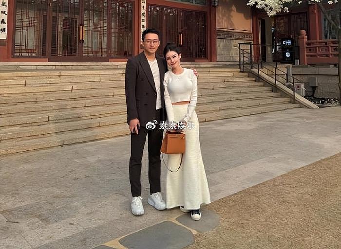 汪小菲正式公开未婚妻合照，两人搂肩对视甜笑，夫妻相很浓 - 5
