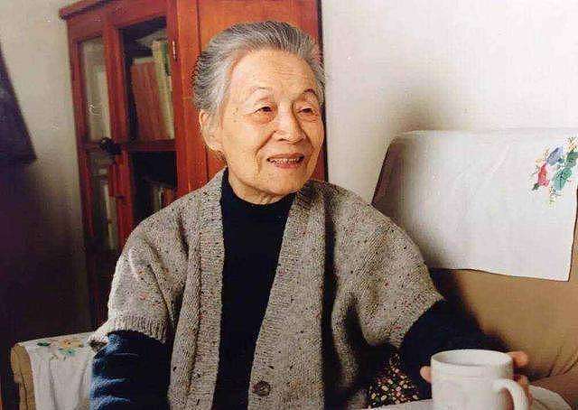 杨绛先生：92岁写书出版100万册，但她的人生不止有“我们仨” - 11