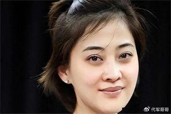 她是最“傻”女演员，闪婚2次倒贴全部身家，如今逆袭成百亿富豪 - 13