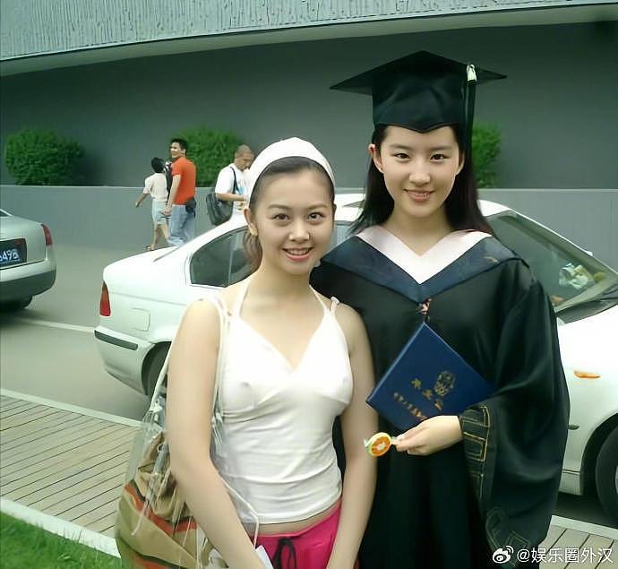考古刘亦菲北电毕业照 ​​​ 这时候才19岁吧 美的像另一个维度的 - 2