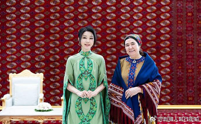 韩国夫人在土库曼斯坦放大招！入乡随俗穿刺绣绿裙，美成花仙子了 - 8