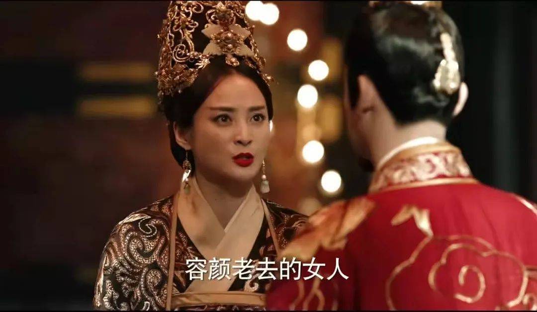 那些老了就演皇后太后的演员，年轻时都是大美人，老了气质依旧 - 7