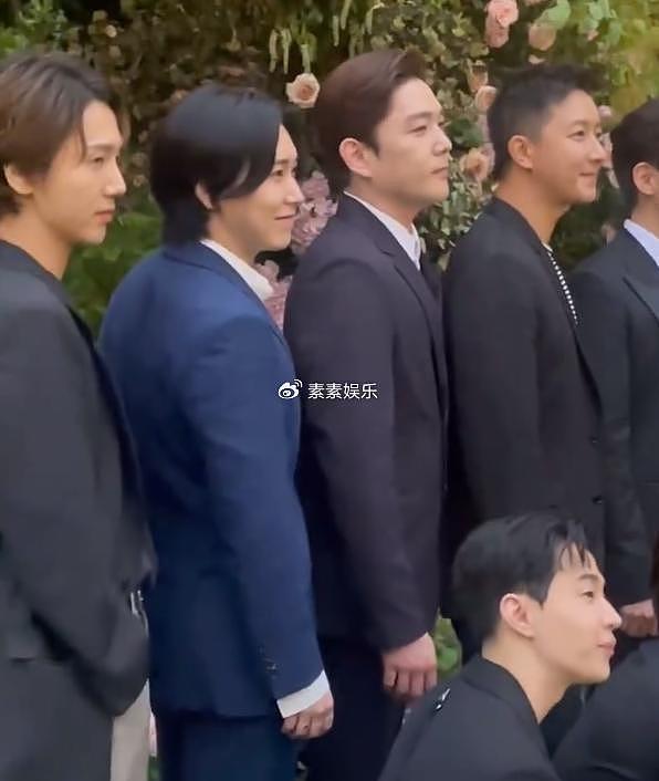 Super Junior在厉旭婚礼上合体，13人合影， 周觅和Henry也在现场 - 10
