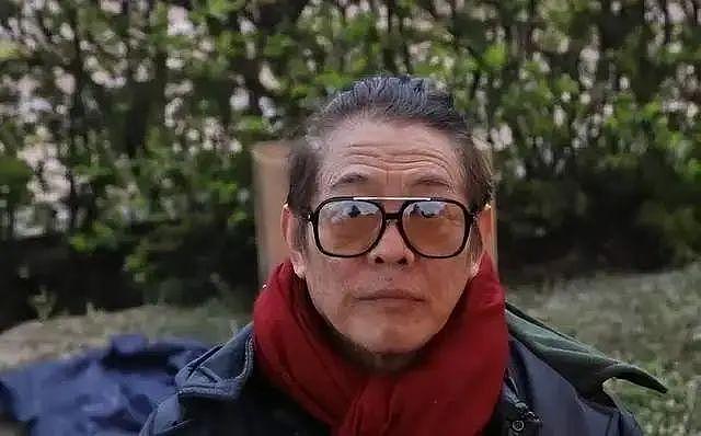 61岁李连杰近照曝光，满脸皱纹衰老至极，昔日巨星已面相大变 - 4