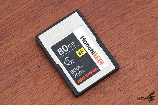 宏驰荣耀极速80GB CFexpress Type A存储卡正面