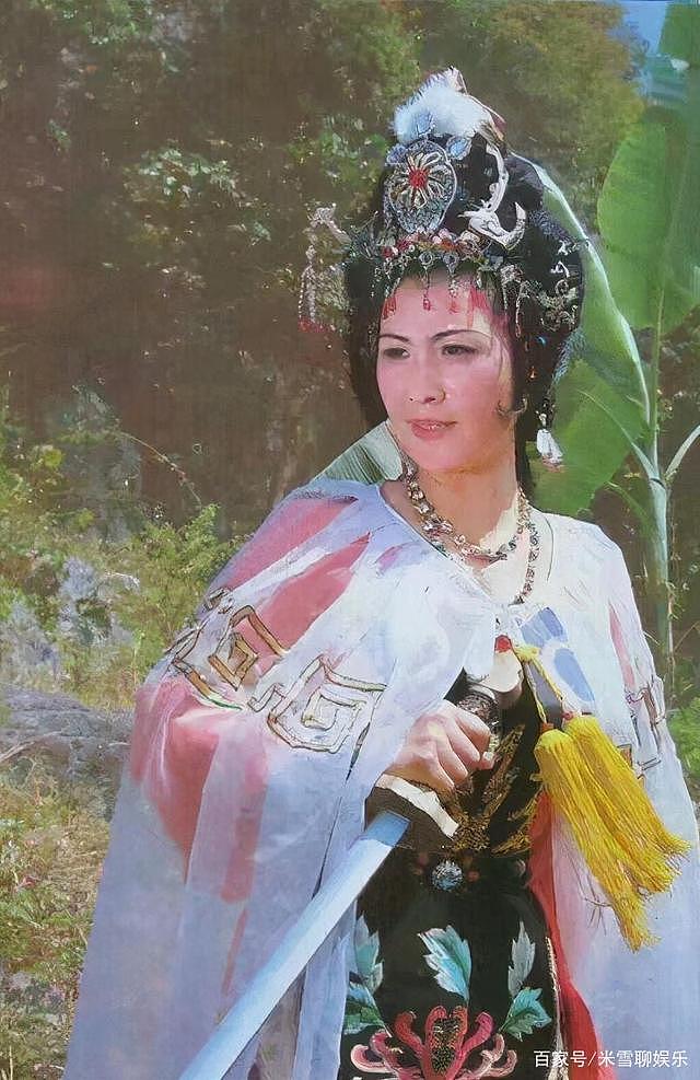 她是“铁扇公主”王凤霞，现实嫁“孙悟空”，却在38岁时香消玉损 - 5