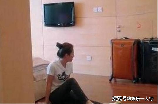 刘涛如今的家，住在小公寓里面，跟以前的豪宅比起来差真多 - 3