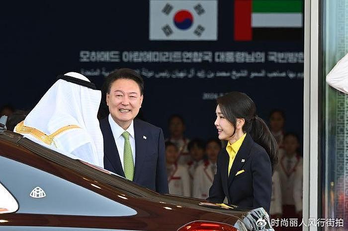 阿联酋总统访韩！韩国第一夫人又把人美到，穿套装扎着马尾太嫩了 - 8