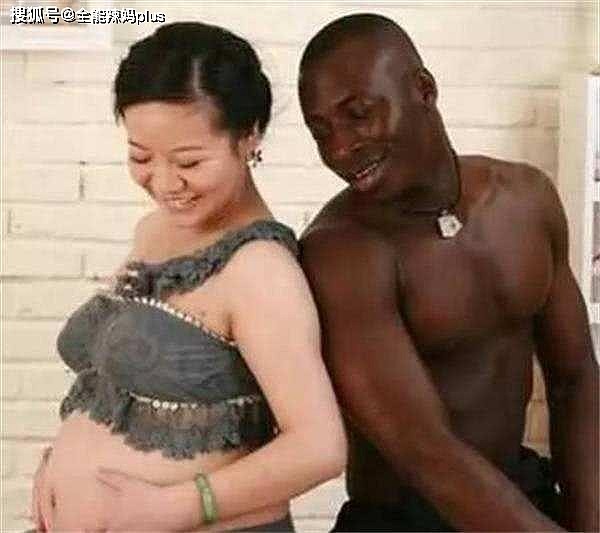为爱嫁给黑人拳王，生下2个宝宝的“白富美”现状如何？让人感慨 - 3