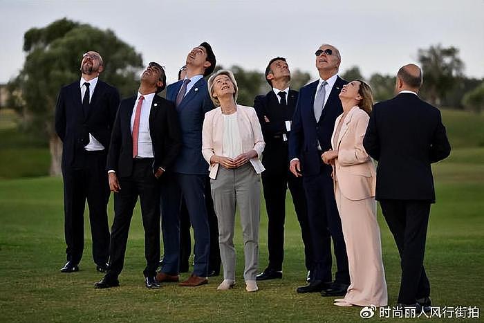 意大利G7峰会第一天大合影！意大利美女总理在C位，穿粉色惊艳了 - 12