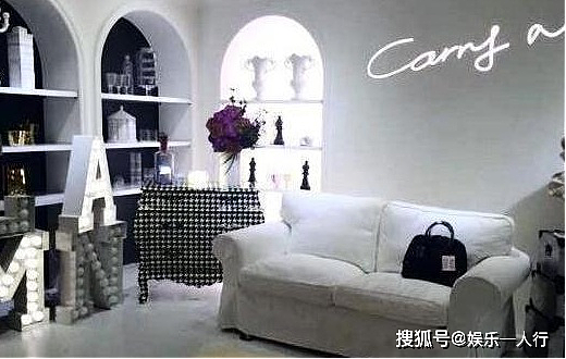 歌手萧亚轩的豪宅，家里鞋盒堆了一个小山，看来是鞋子买太多了 - 5