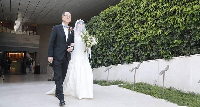 恭喜！32岁香港著名靓模今日大婚，因长相清纯被封为翻版张柏芝 - 4