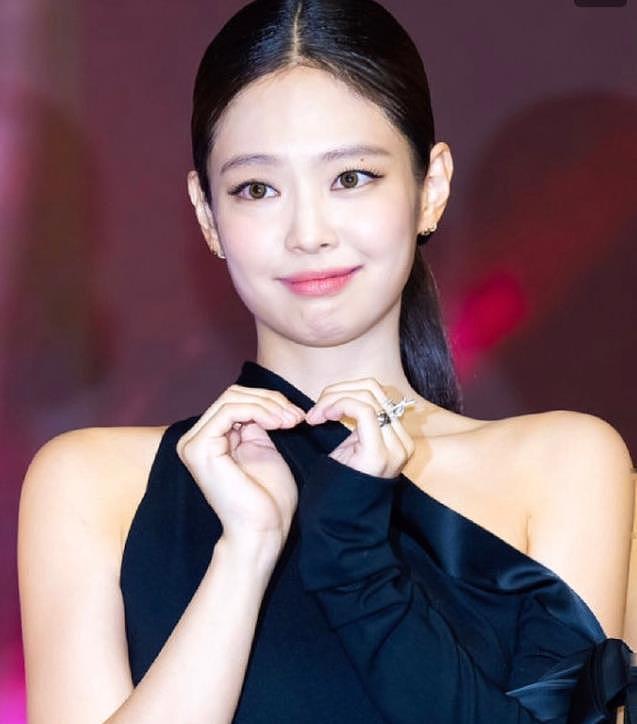 Blackpink成员JENNIE，在综艺节目中，成为民宿老板，开启新生活 - 4