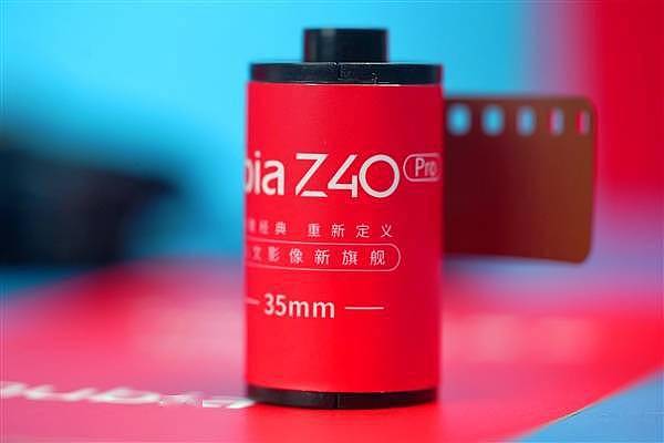 努比亚Z40 Pro邀请函到了：居然是一台35mm胶片相机 - 7