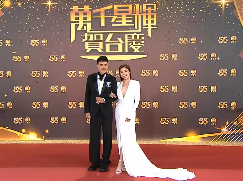 TVB台庆红毯：女艺人一个比一个敢穿，视帝谭俊彦全场最土 - 9