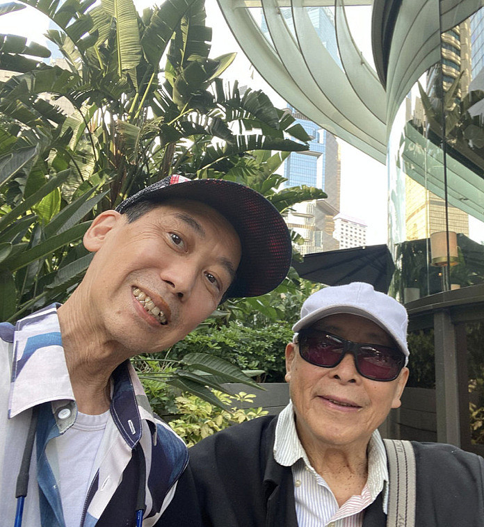 TVB绿叶刘兆铭迎91岁生日，戴墨镜露脸精神气爽，扬言还要再拍戏 - 2