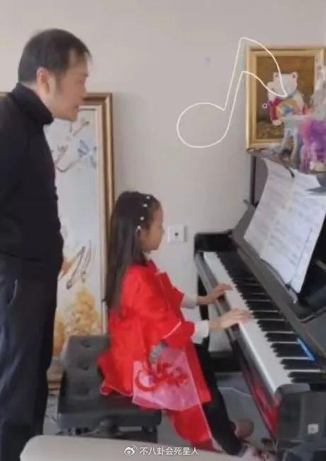 看了11岁甜馨和14岁王诗龄的近照，才明白李小璐和李湘的区别 - 12