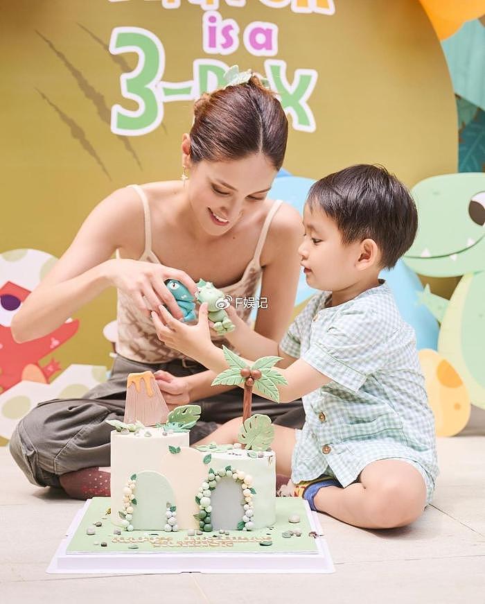郑嘉颖陈凯琳为二儿子开派对庆祝3岁生日 一家人拍下温馨全家福 - 6