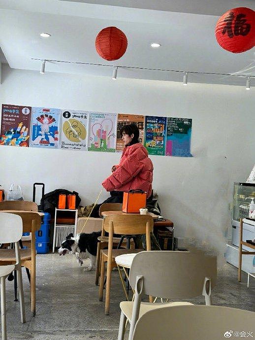有网友在咖啡店偶遇宋亚轩遛鼠标，生图特别帅气的清爽男大 - 2