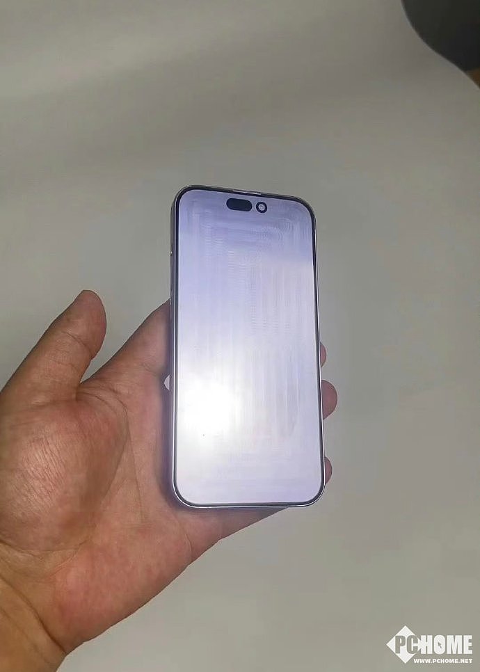 苹果iPhone 15 Pro铝板模型曝光：机身边框极窄 - 1