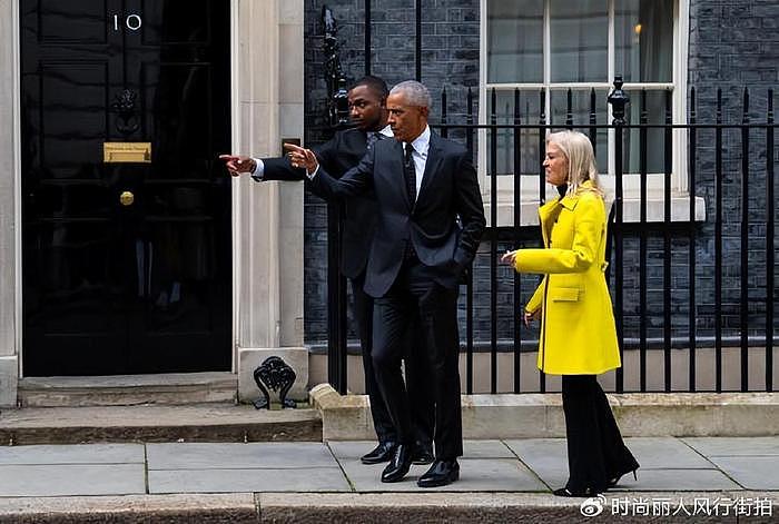 奥巴马去伦敦和苏纳克喝茶了！惊喜亮相唐宁街，一身西装真显年轻 - 2