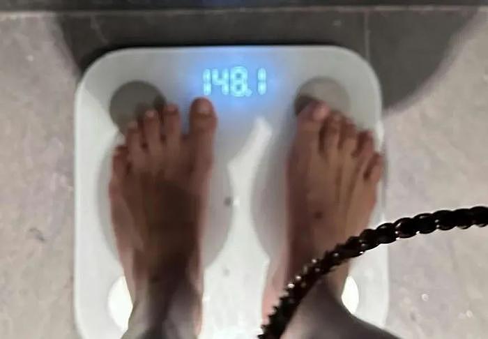 港星陈嘉佳8个月瘦120斤，比贾玲还夸张，一发体检报告暴露了 - 13