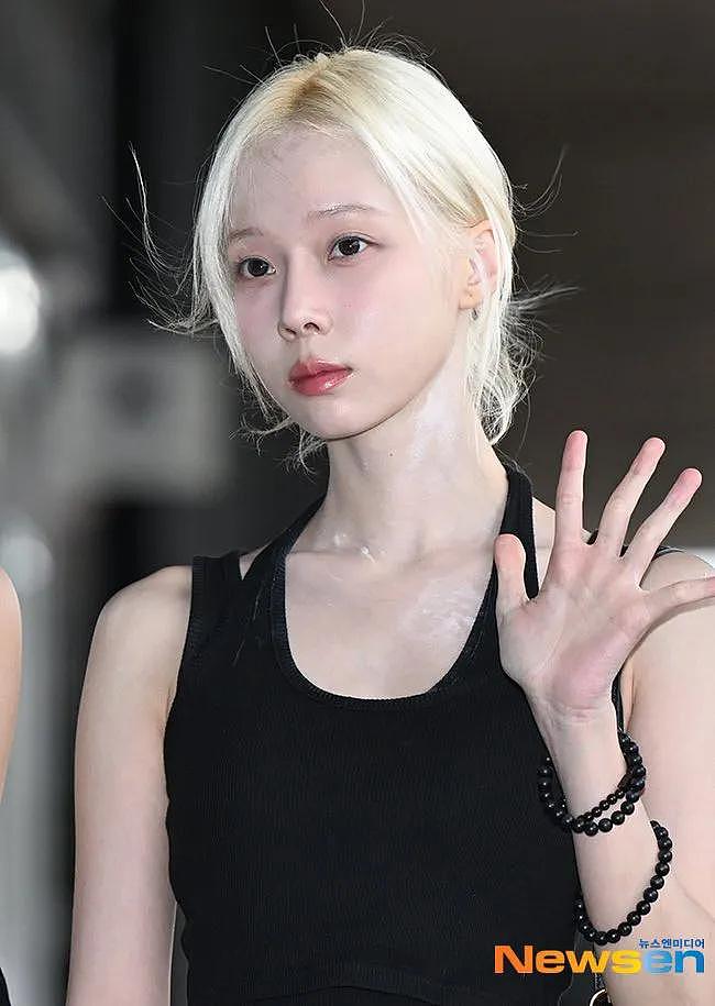 韩国知名女星，机场亮相，化妆后皮肤太白，引发网友的关注和热议 - 2