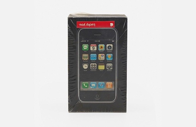 贴有罕见的红色贴纸，又有一台未拆封的初代iPhone要在近期拍卖 - 2
