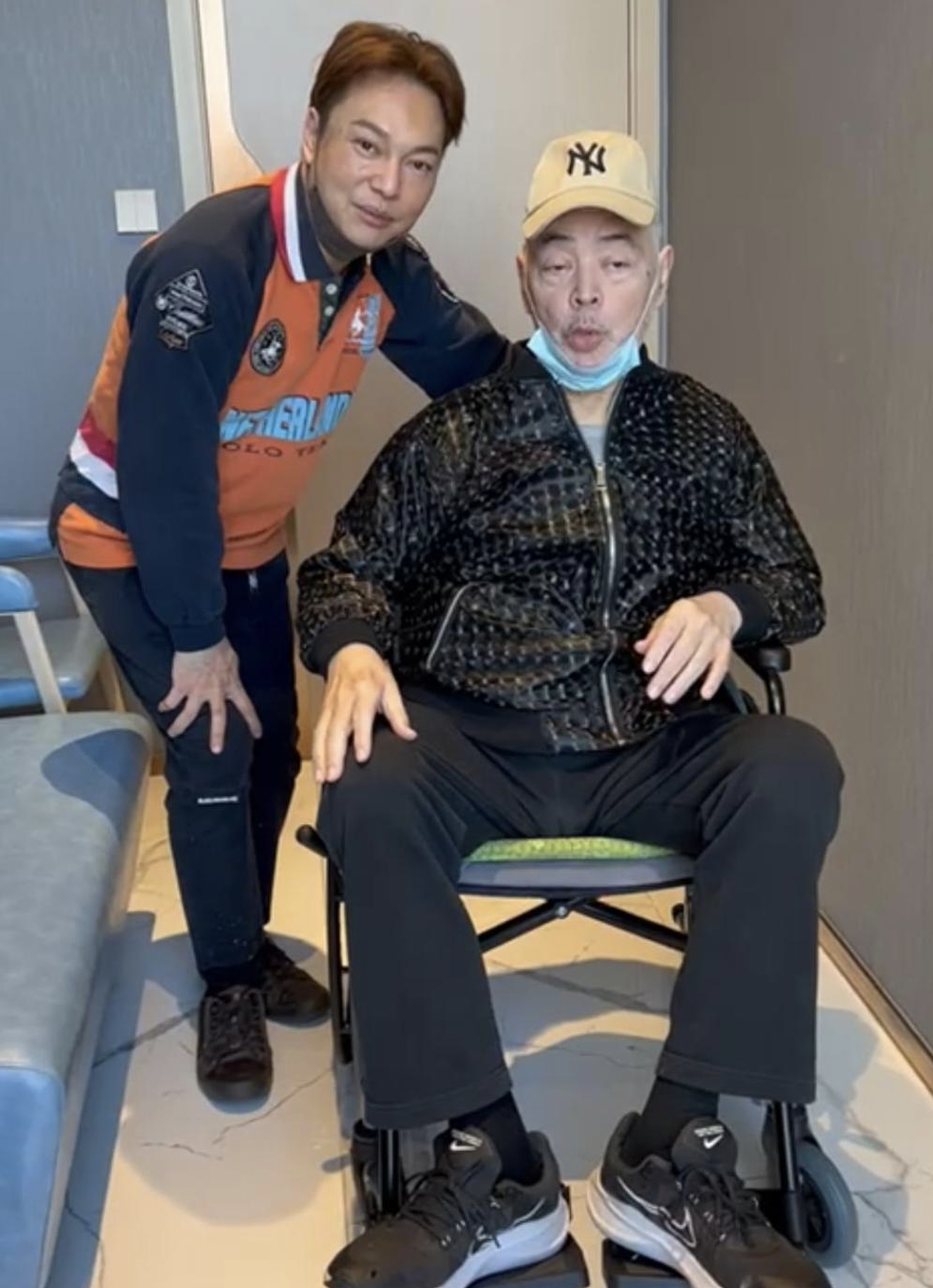69岁香港歌手确诊后病情恶化，持续发烧血氧量低，医生坦言不乐观 - 3