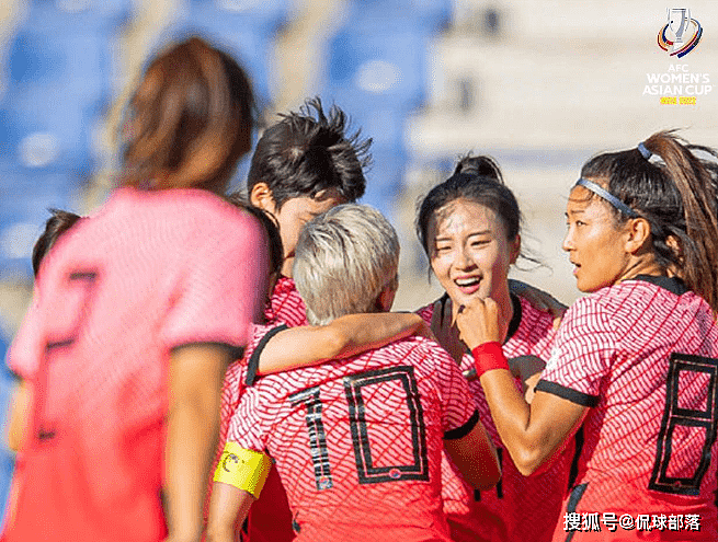 87分钟被绝杀，0-1！亚洲杯夺冠热门爆冷出局，韩国女足狂欢庆祝 - 2