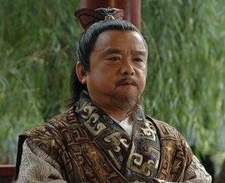 他是中国第一矮星，身高1米28，却娶4任美娇妻，走上人生巅峰 - 2