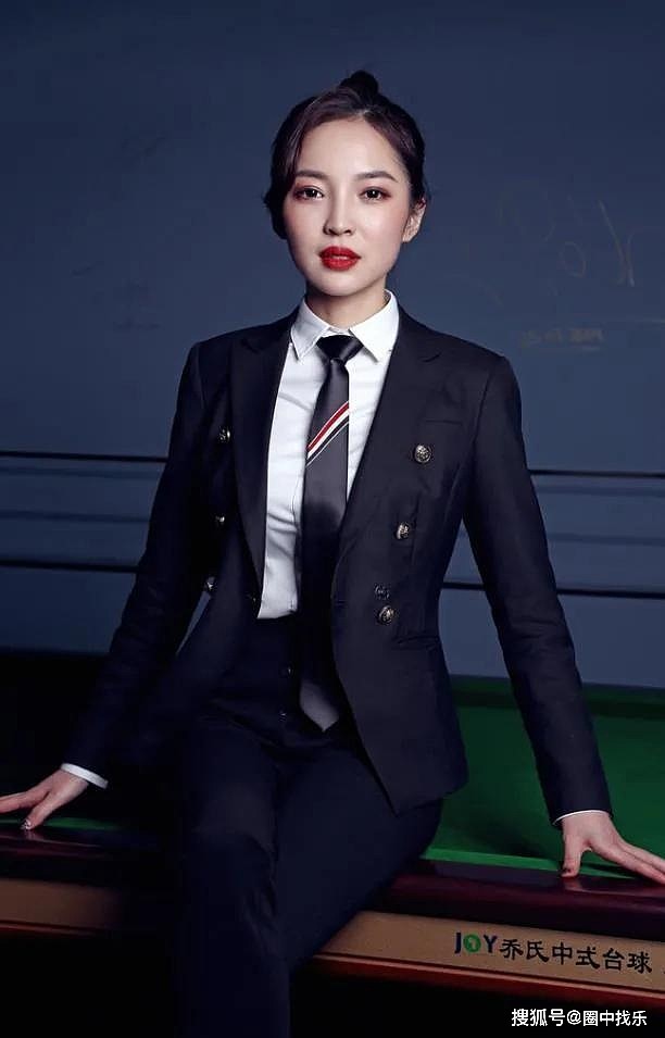 “最美台球裁判”王钟瑶，容貌靓丽身姿婀娜，成为赛场上最美风景 - 1
