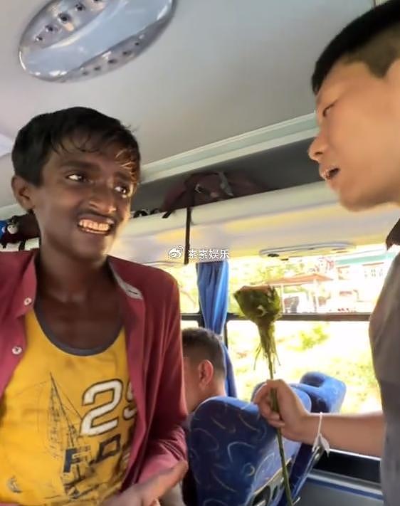 斯里兰卡卖花小伙感谢中国网友：你们的善良淳朴，像鲜花一样灿烂 - 16