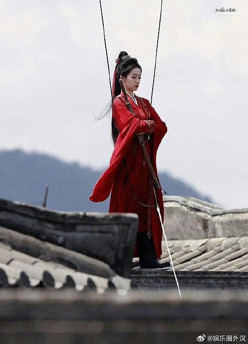 刘诗诗如意和宋茜新剧同款红衣持剑造型，你觉得相似度高吗 - 4