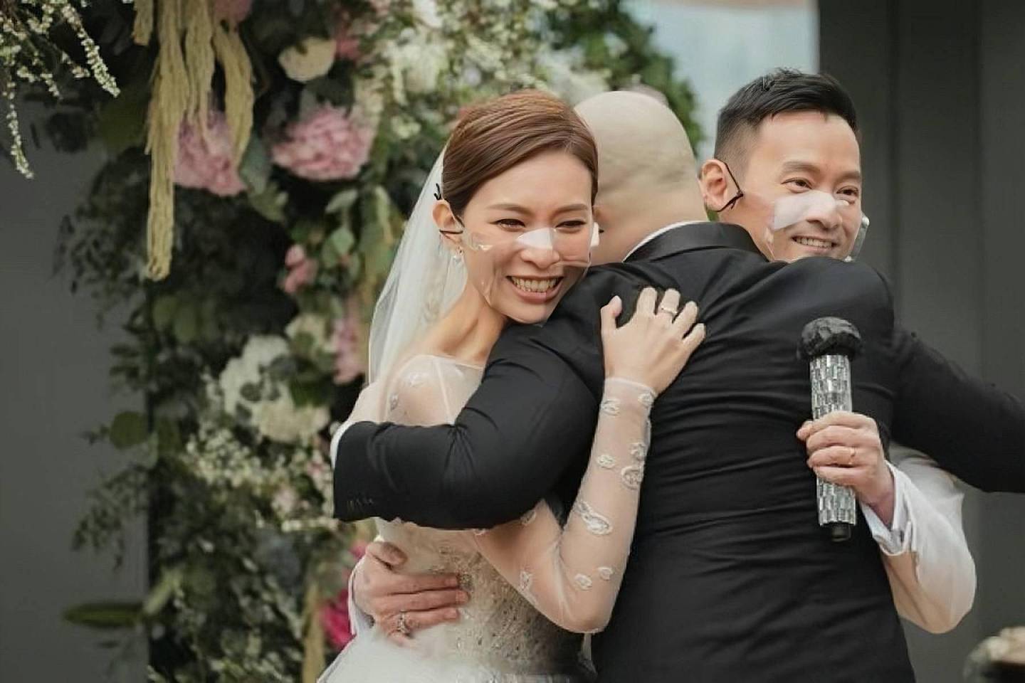恭喜！香港著名女星结婚一周年补办中式婚礼，全程直播激动到飙泪 - 7
