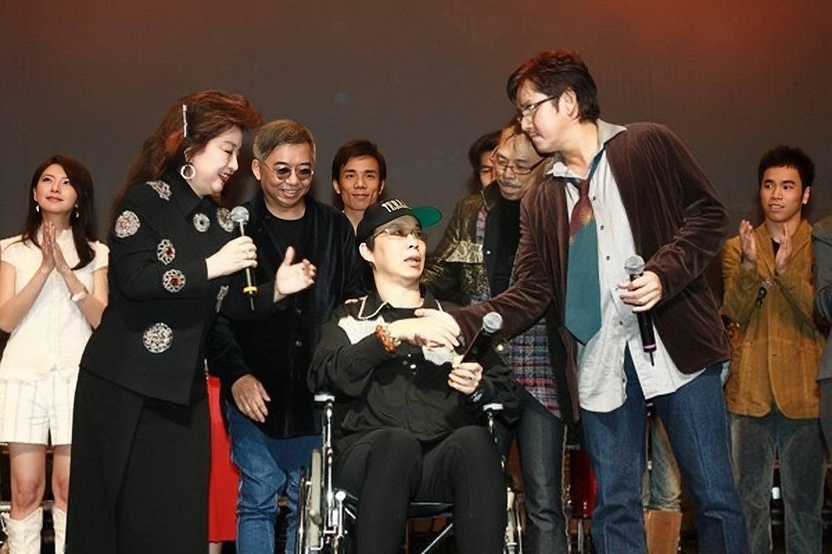 香港知名歌手近况曝光！独自住养老院，瘫痪20年以轮椅代步 - 5