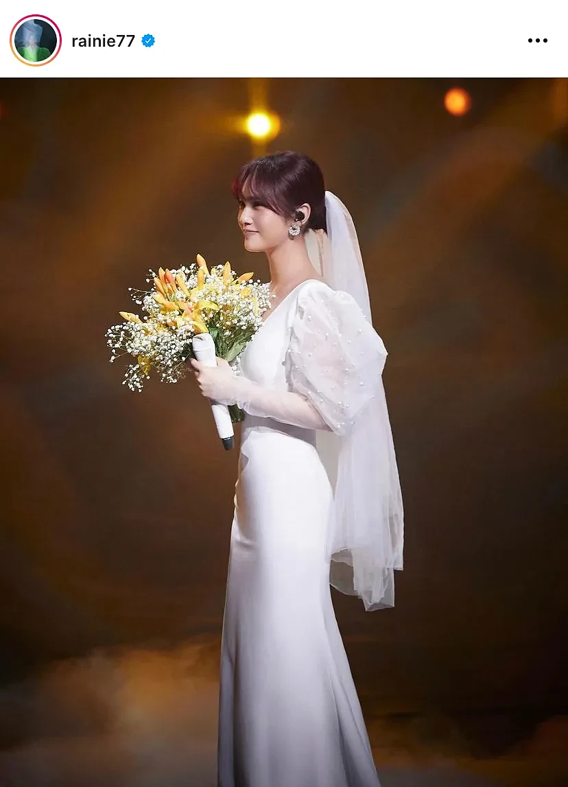 37岁杨丞琳穿婚纱表演，结婚两年没办婚礼，和李荣浩聚少离多 - 2