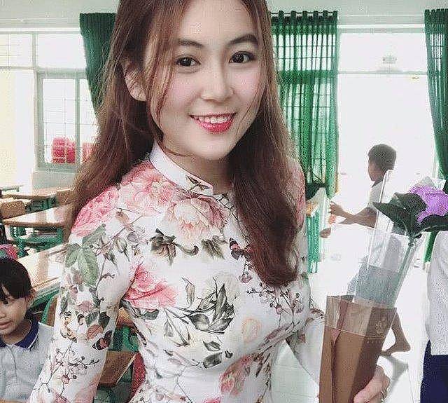 越南美女老师因“健身照”走红，S型身材惹人羡，坚持运动成就了她 - 2