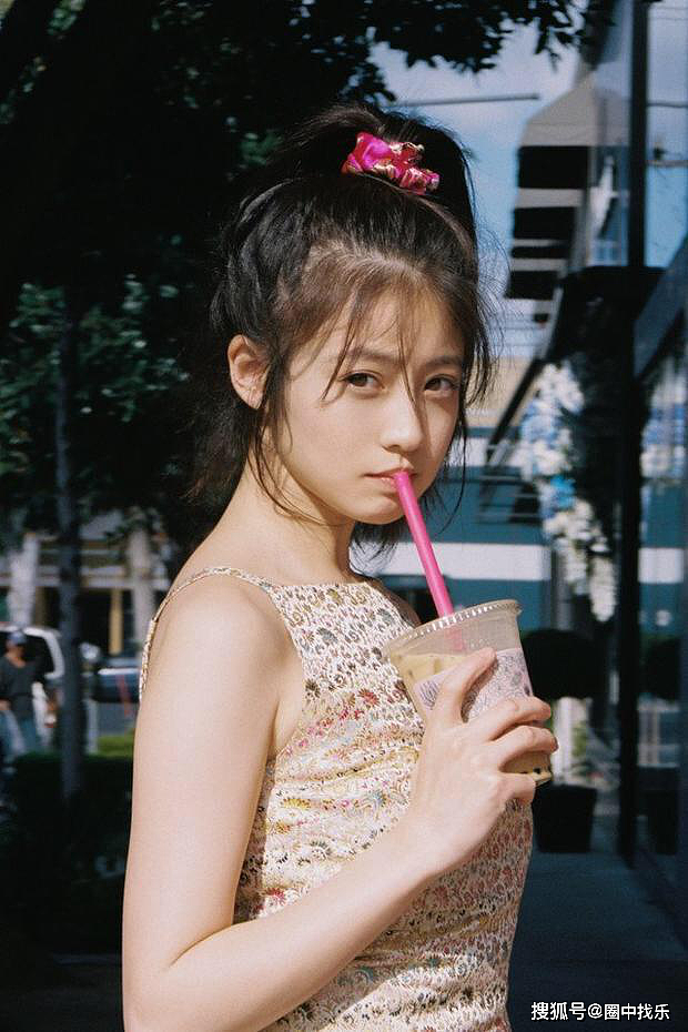 24岁的她，是日本宅男心中的“白莲花”，甜美可爱，微胖身材 - 4