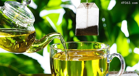 网络用语绿茶女什么意思，绿茶婊和白莲花有什么区别