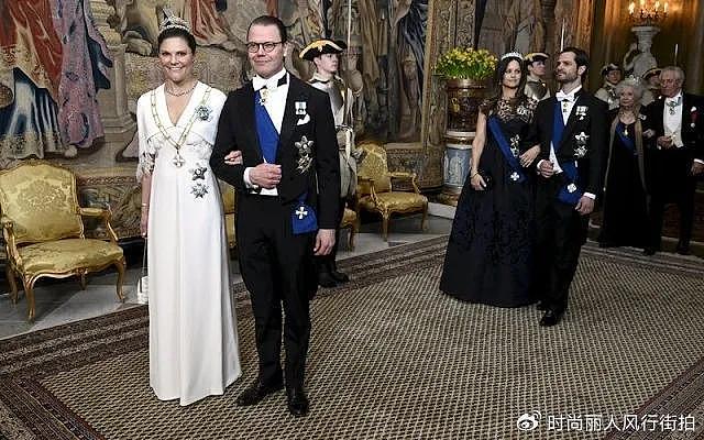 瑞典王室举行国宴！芬兰第一夫人穿香槟金太美，81岁王后穿芭比粉 - 6
